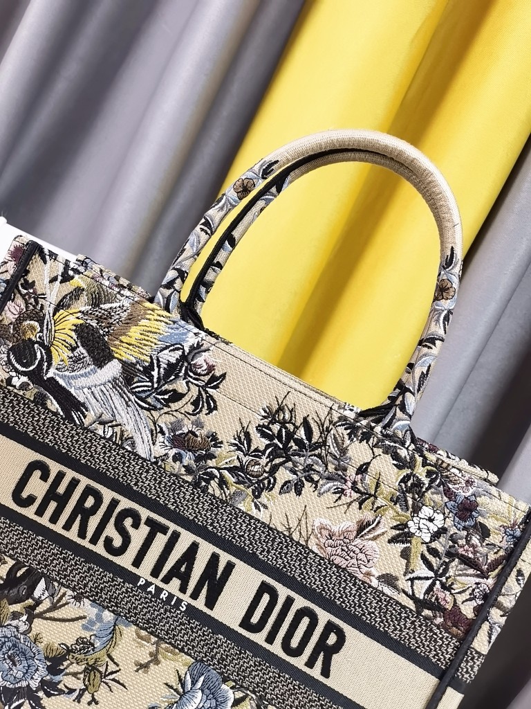 Dior Shopping Bags